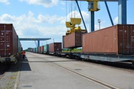 Перевозки контейнерных поездов по специализированному расписанию на Дальневосточной железной дороге увеличились на 14%