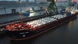 В Петербурге разгрузили корабль с урановыми «хвостами»